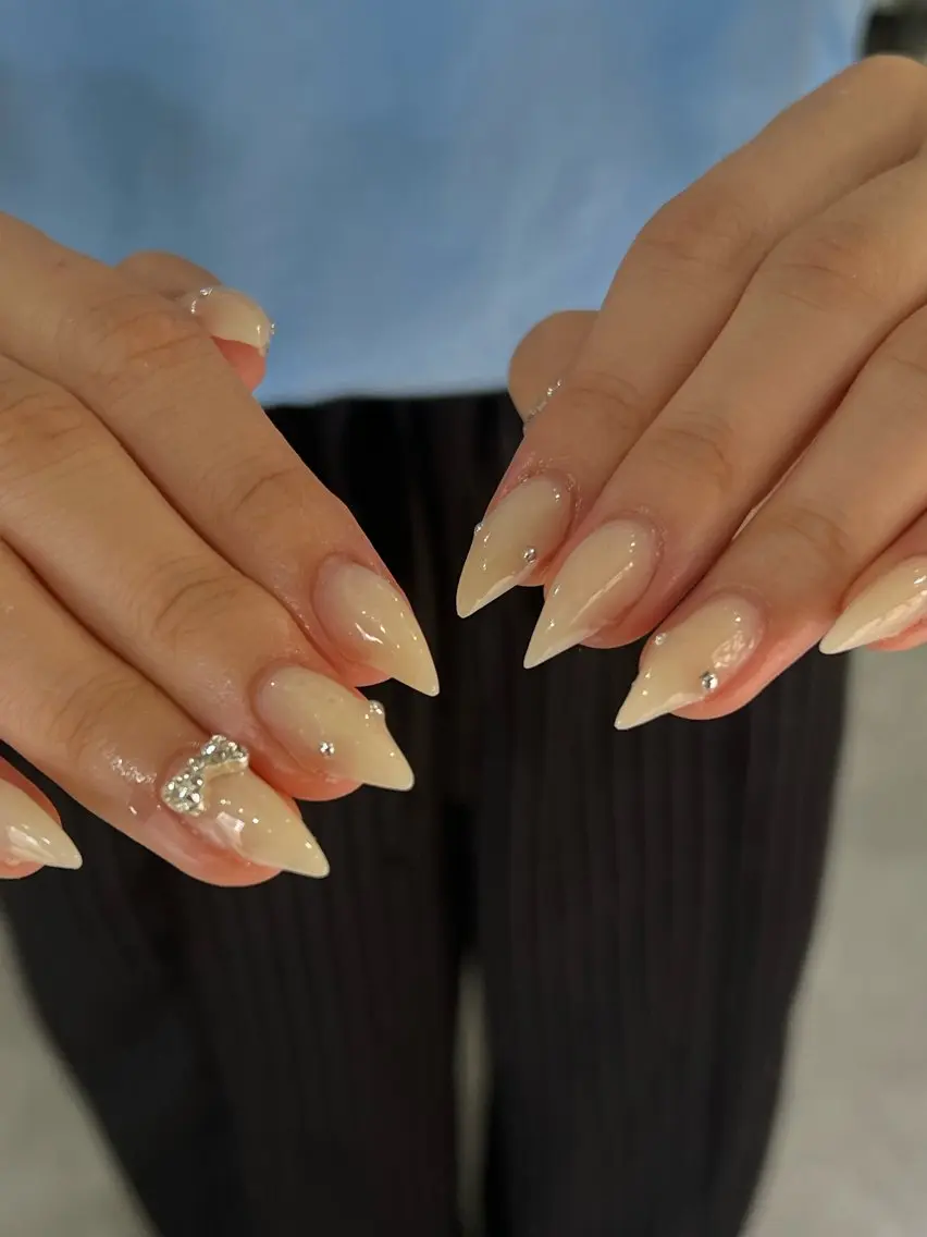ネイル ハンドネイル Hata nail 🎀個性派ニュアンスのネイルデザイン