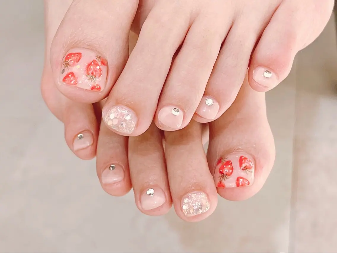 ネイル 長さ出し フットネイル フレンチネイル ジェルネイル グラデーション フットネイル Nail&eye Belire 新宿のネイルデザイン