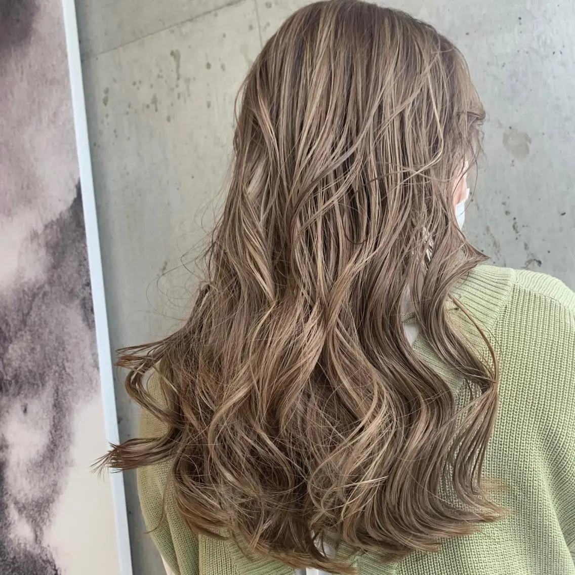 セミロング アッシュ 外国人風カラー ハイライト 髪質改善 韓国風ヘア カット ヘアカラー トリートメント Lino by hoNuaのヘアスタイル