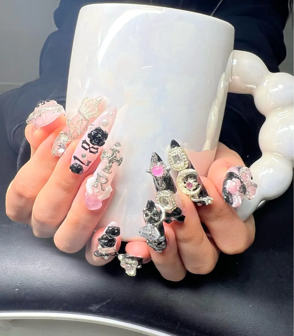 ネイル オーロラネイル チークネイル 長さ出し フットネイル フレンチネイル ハンドネイル Lee Nailsのネイルデザイン