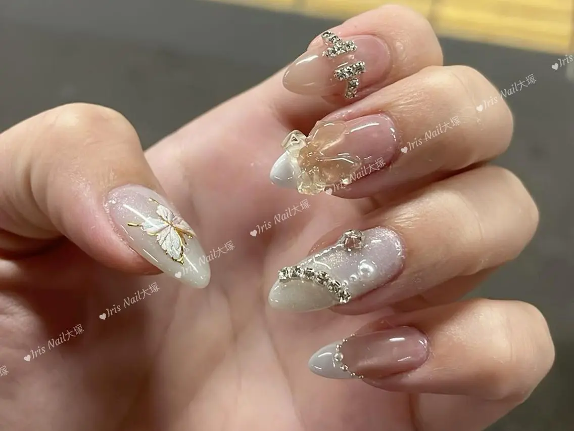ネイル 高木 維麗絲のネイルデザイン