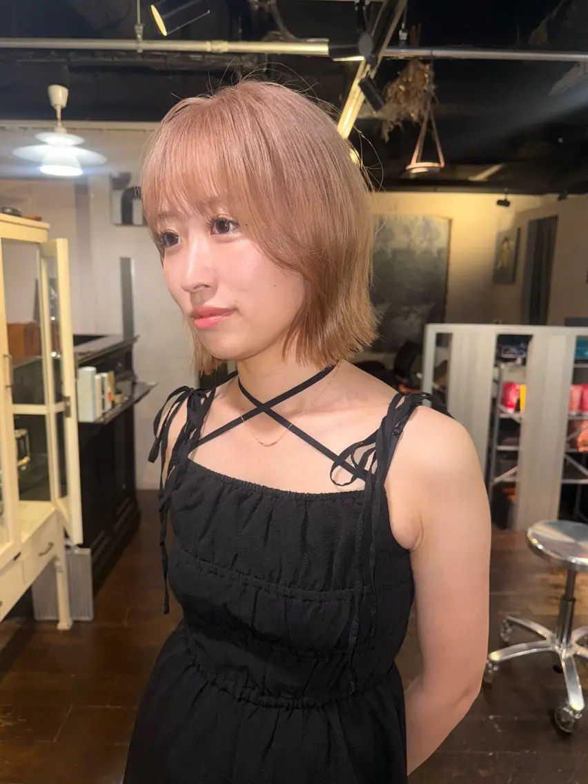 ショート カラー ベージュカラー ハイトーンカラー ハイトーンベージュ カット ヘアカラー 心斎橋/デザインカラ ー/海外風/ナツミのヘアスタイル