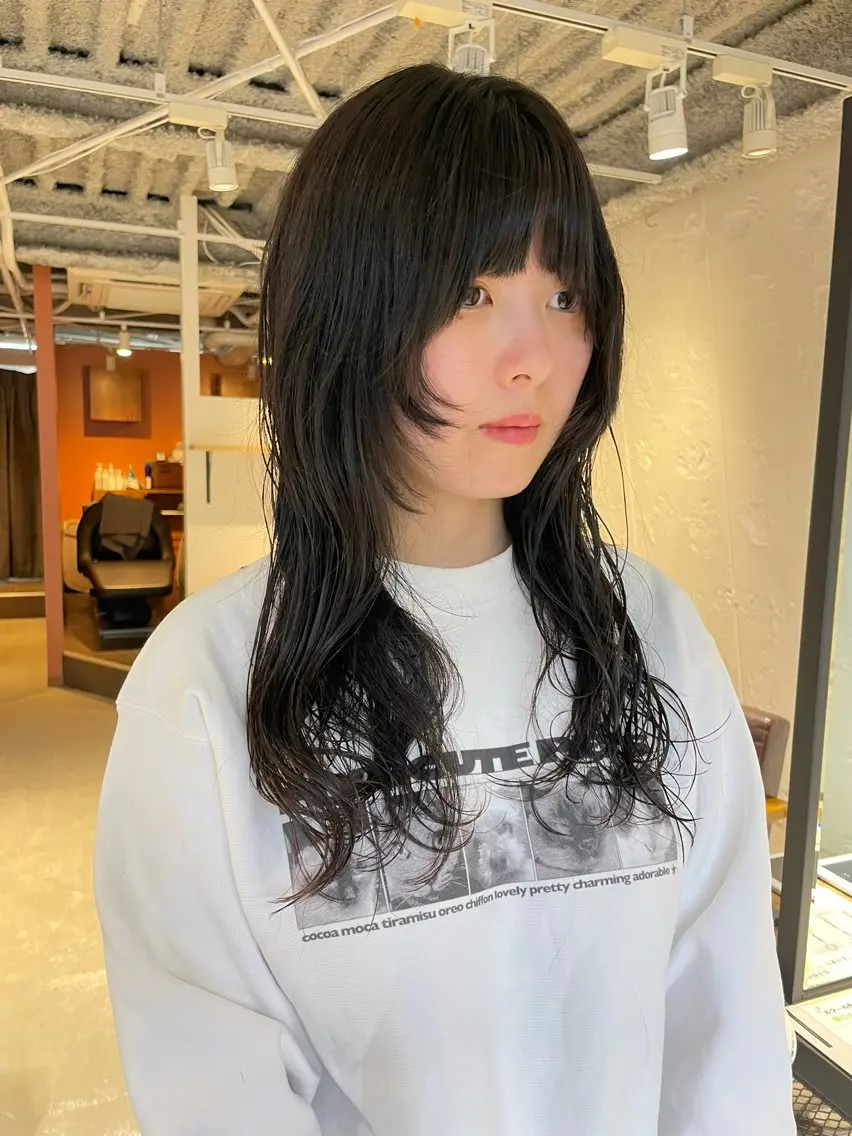 ミディアム パーマ ミディアムパーマ レイヤーカット ニュアンスパーマ レイヤー×初 パーマ|hinakoのヘアスタイル
