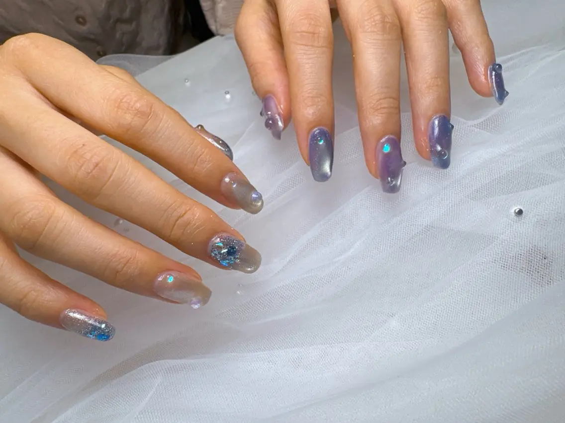 ネイル フットネイル フレンチネイル ガラスフレンチ キラキラネイル 韓国ネイル ハンドネイル Queeens nailのネイルデザイン