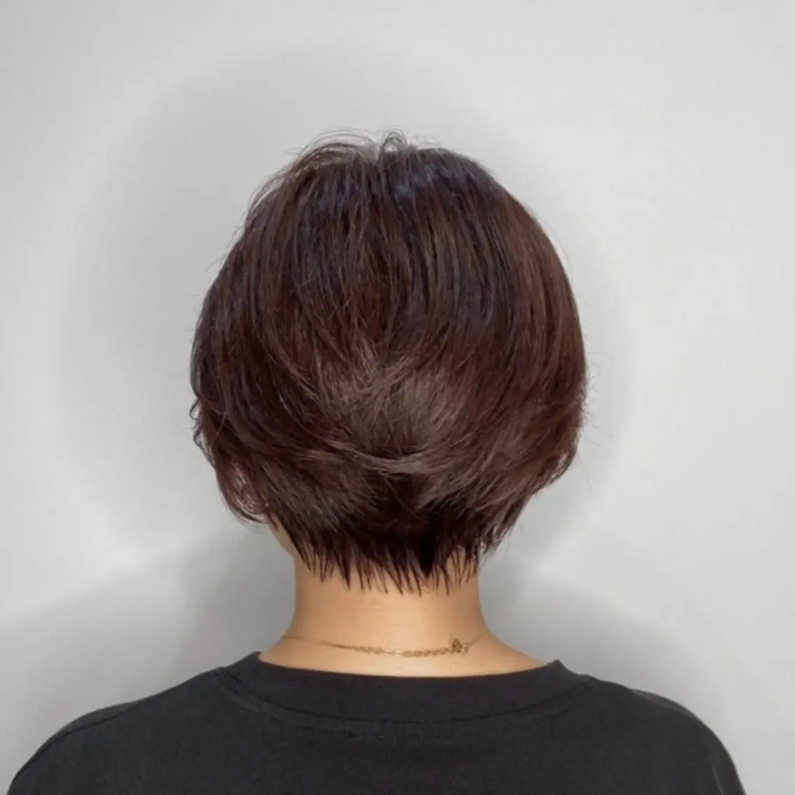 ショート カット 🌸 飯野 舞桜のヘアスタイル