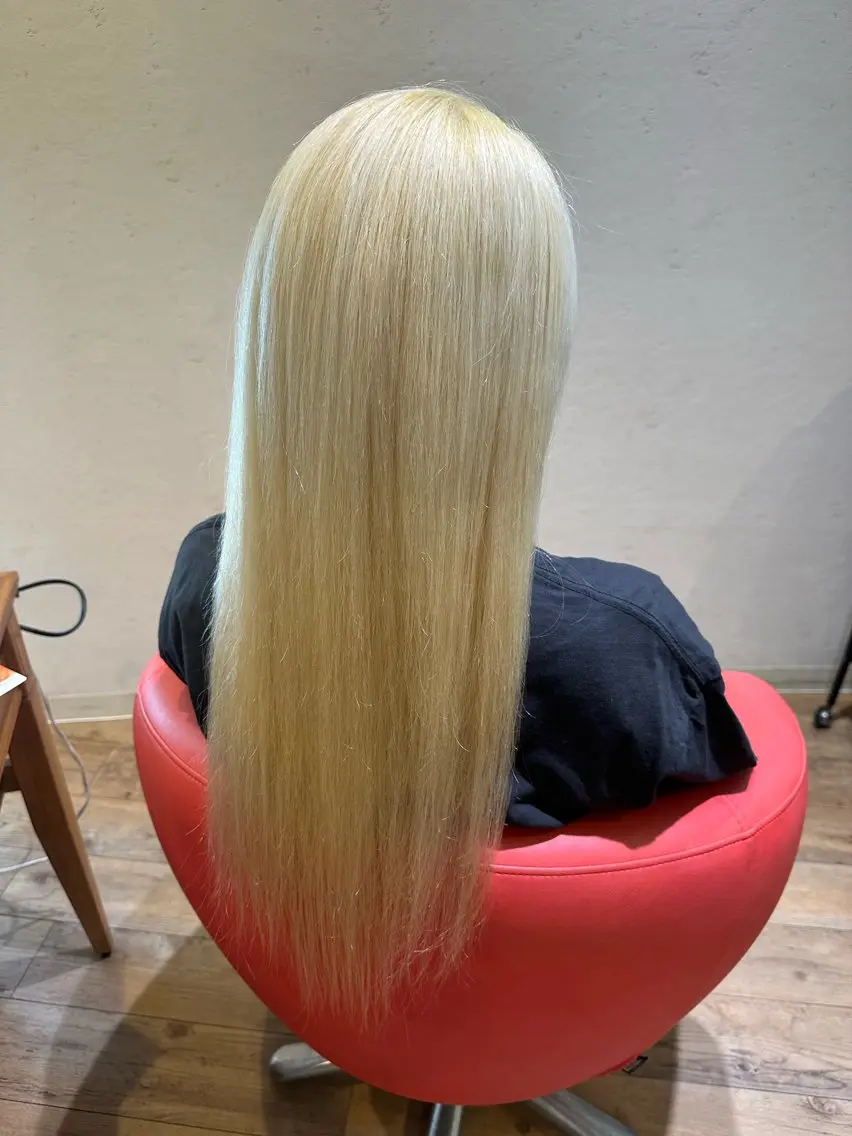 ロング フカサワ シホのヘアスタイル