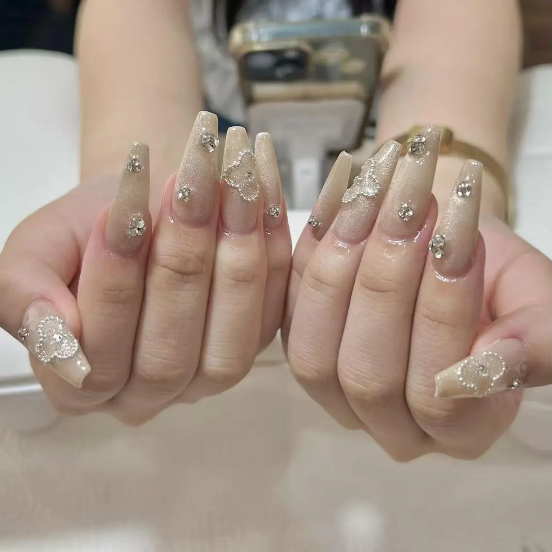 ネイル フレンチネイル ジェルネイル ガラスフレンチ 韓国ネイル マグネットネイル ハンドネイル ハンドケア The  Nail 新大久保店のネイルデザイン