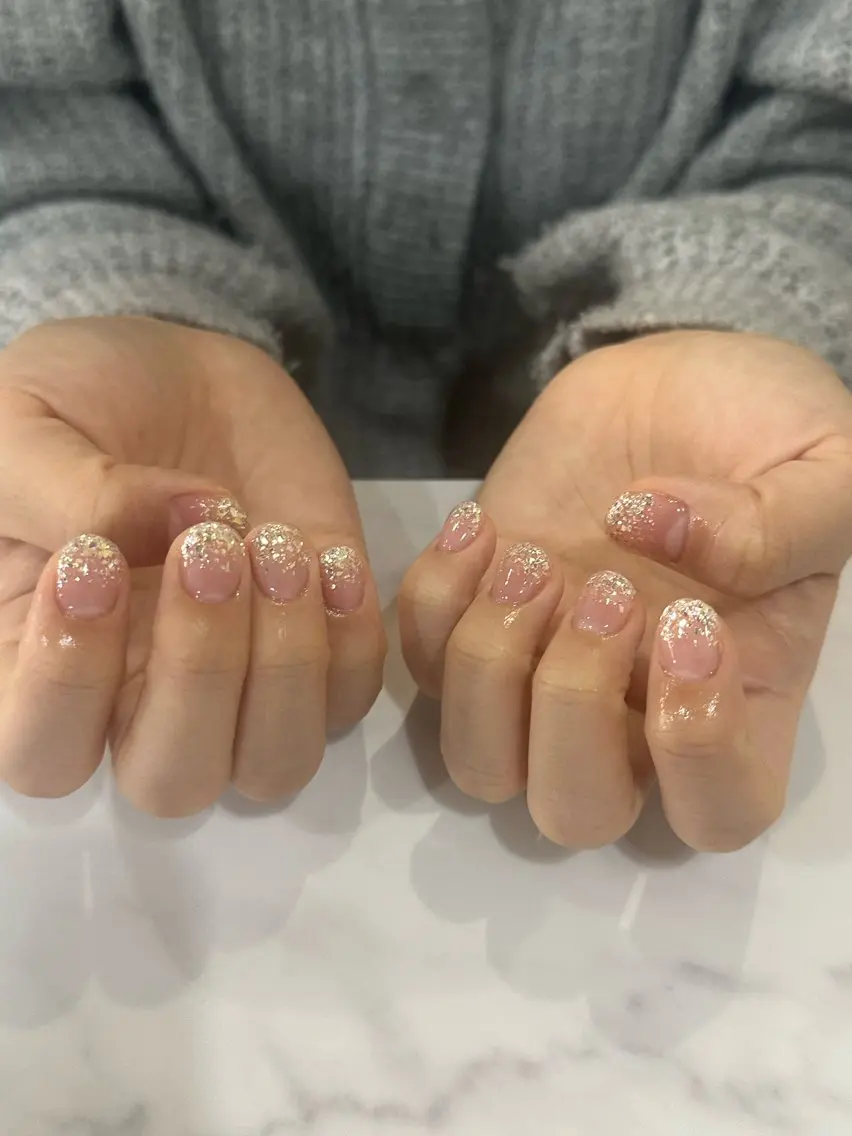 ネイル グラデーション ラメ(グリッター) ラメグラデーション シンプルネイル ハンドネイル hirari 大分府内町ネイルのネイルデザイン