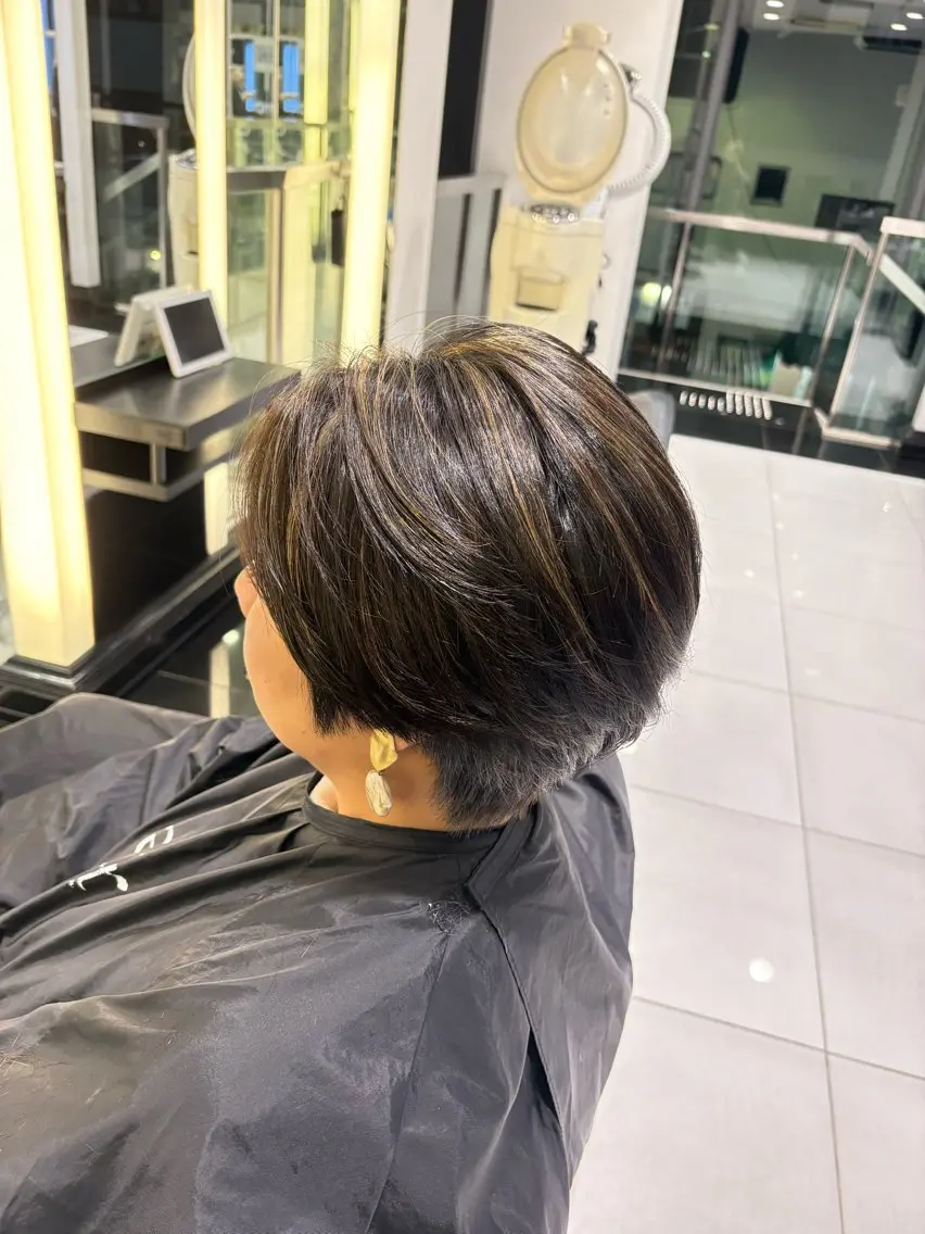 ショート カラー 丸山 美優のヘアスタイル