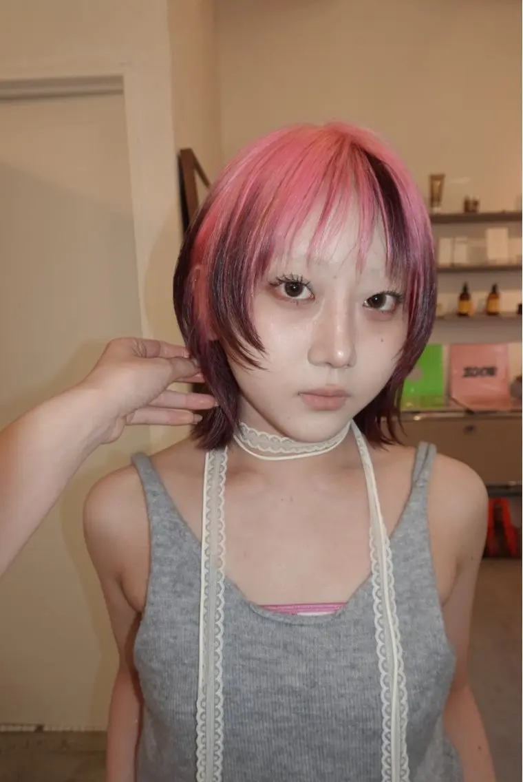 ショート ヘアカラー wakana/ 柔らかベージュカラーのヘアスタイル