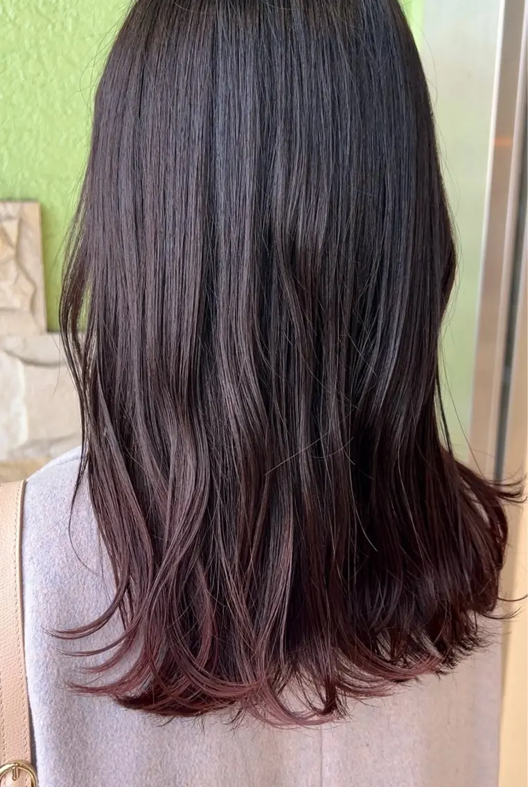セミロング カラー ブリーチ グラデーションカラー ブリーチなしカラー カット ヘアカラー トリートメント 切りっぱなしボブ/ 透明感カラー/うらんのヘアスタイル