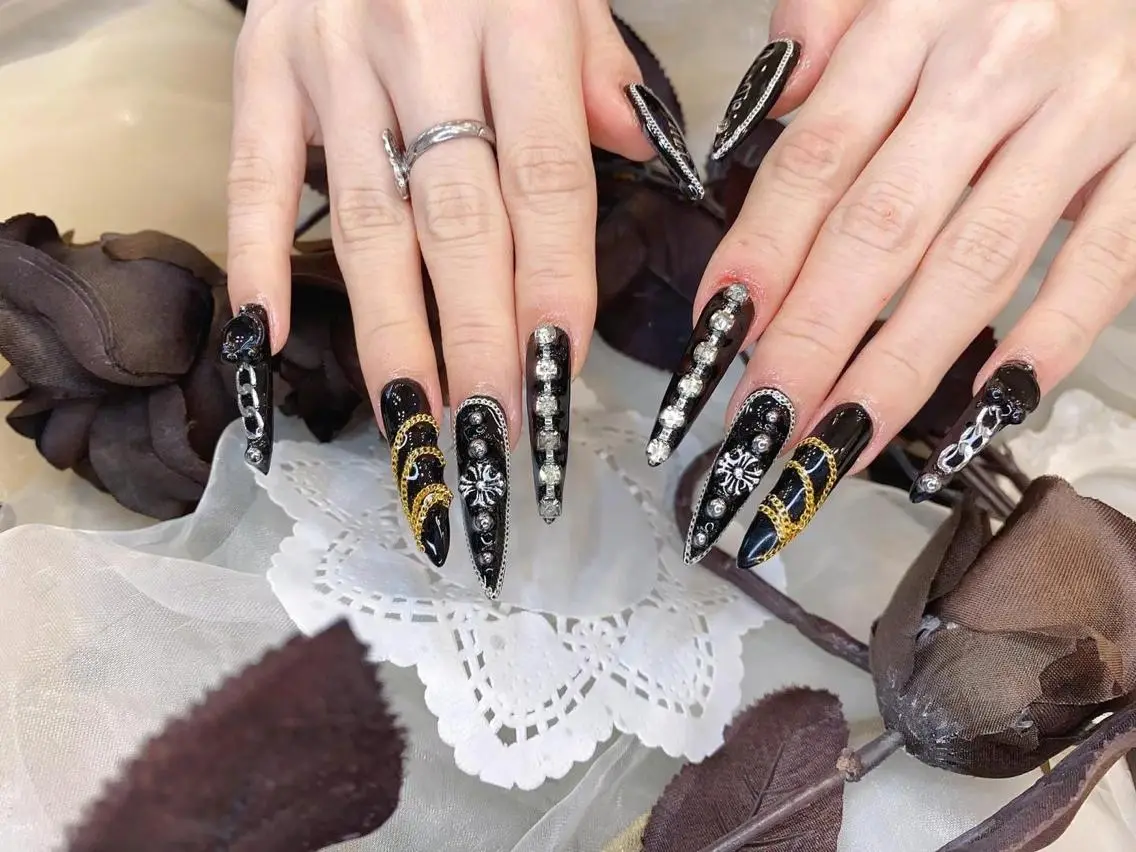 ネイル シルバー Babarla nailのネイルデザイン