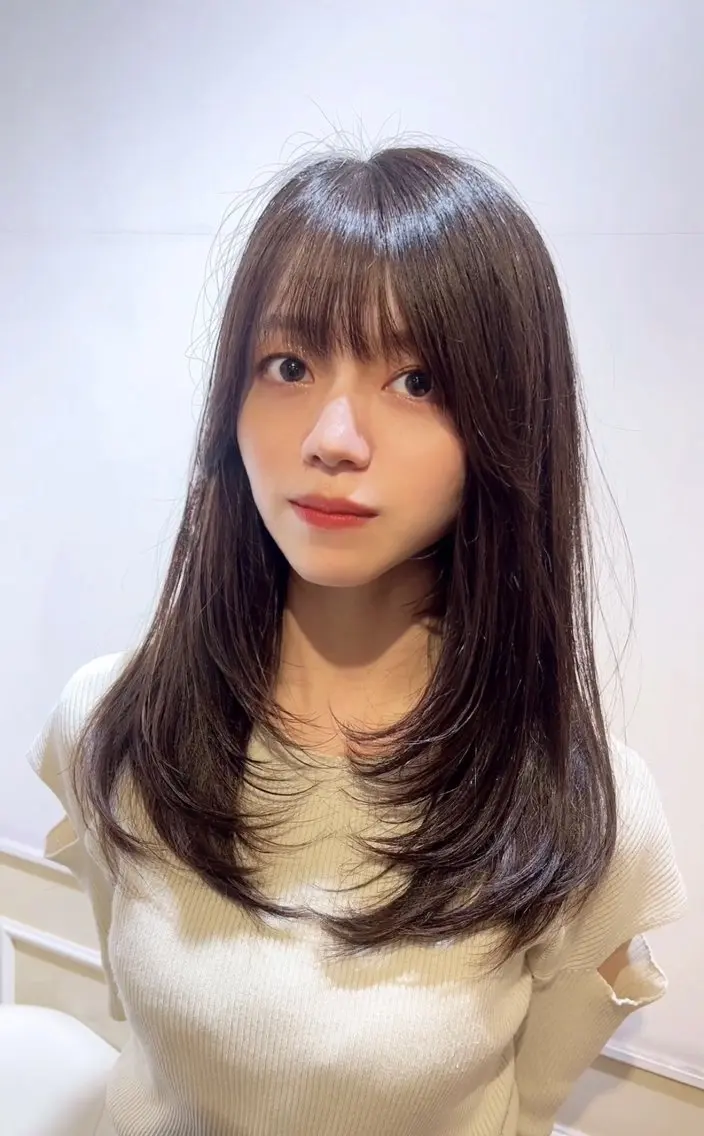 セミロング カラー カット ヘアカラー トリートメント レイヤー×艶髪特化 マネージャー安藤光司のヘアスタイル