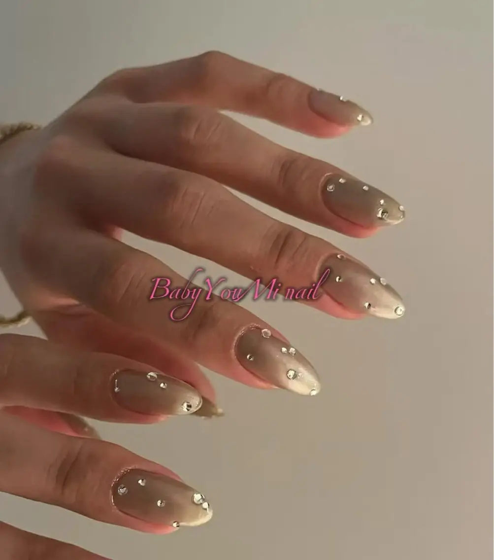 ネイル オーロラネイル フラワーネイル フットネイル フレンチネイル ジェルネイル ハンドネイル BabyYouMi nailのネイルデザイン