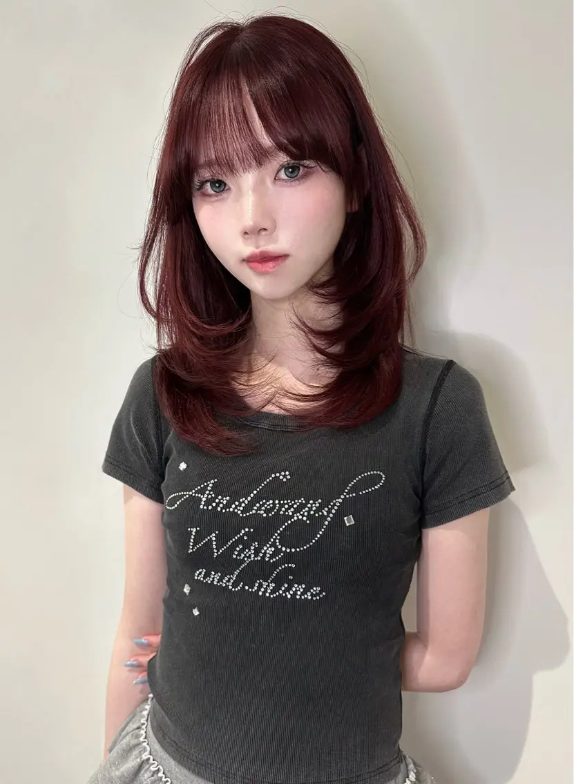 ミディアム ハイレイヤー レイヤーカット カット 'AXIS Nanamiのヘアスタイル