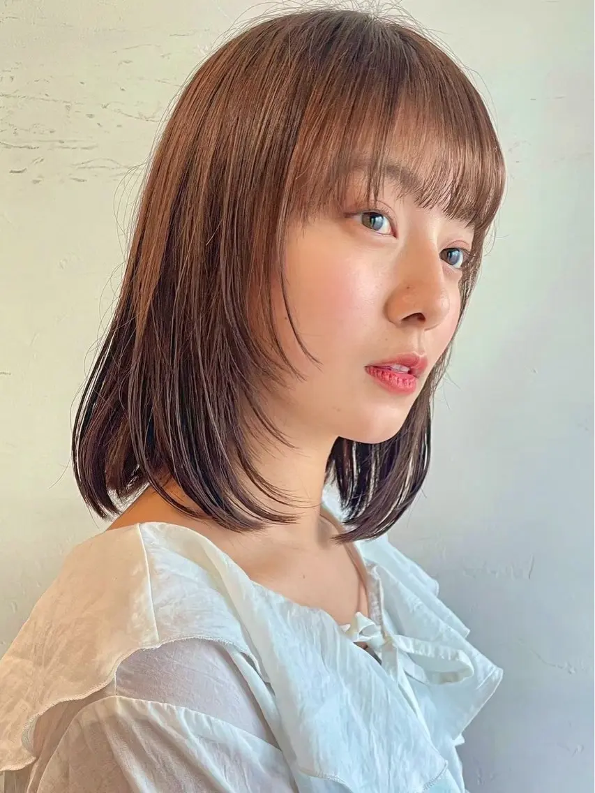 ミディアム 米澤 由衣のヘアスタイル