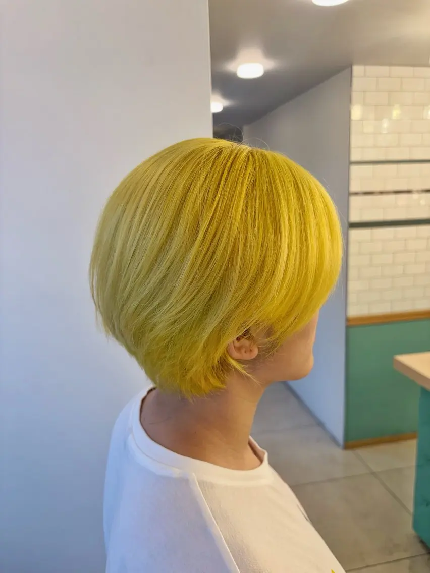 セミロング カラー イエローカラー カット ヘアカラー 🩶ナチュラル ハイトーン/はちすのヘアスタイル