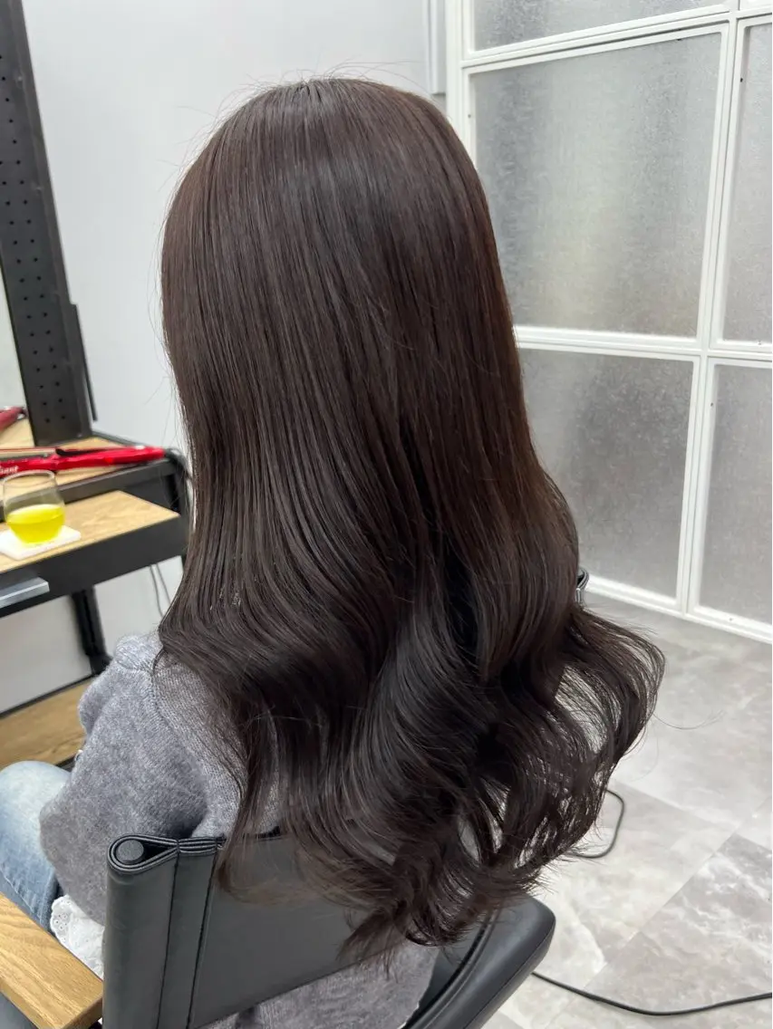 セミロング チョコレートブラウン カット ヘアカラー トリートメント 岸下 理緒のヘアスタイル