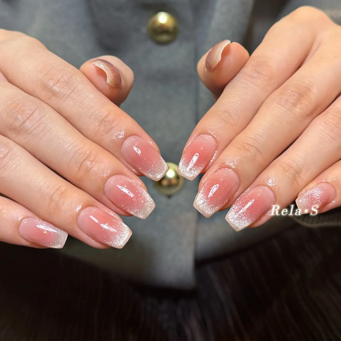 ネイル オーロラネイル 長さ出し フレンチネイル ジェルネイル ガラスフレンチ ハンドネイル Rela・S NAILのネイルデザイン