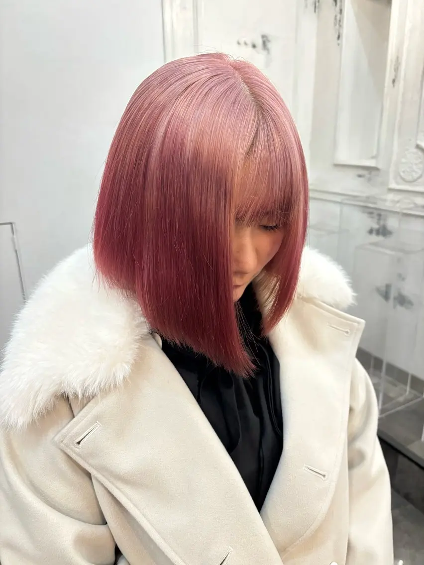 ミディアム カラー デザインカラー ピンクカラー ボブ・カラー 琴音のヘアスタイル