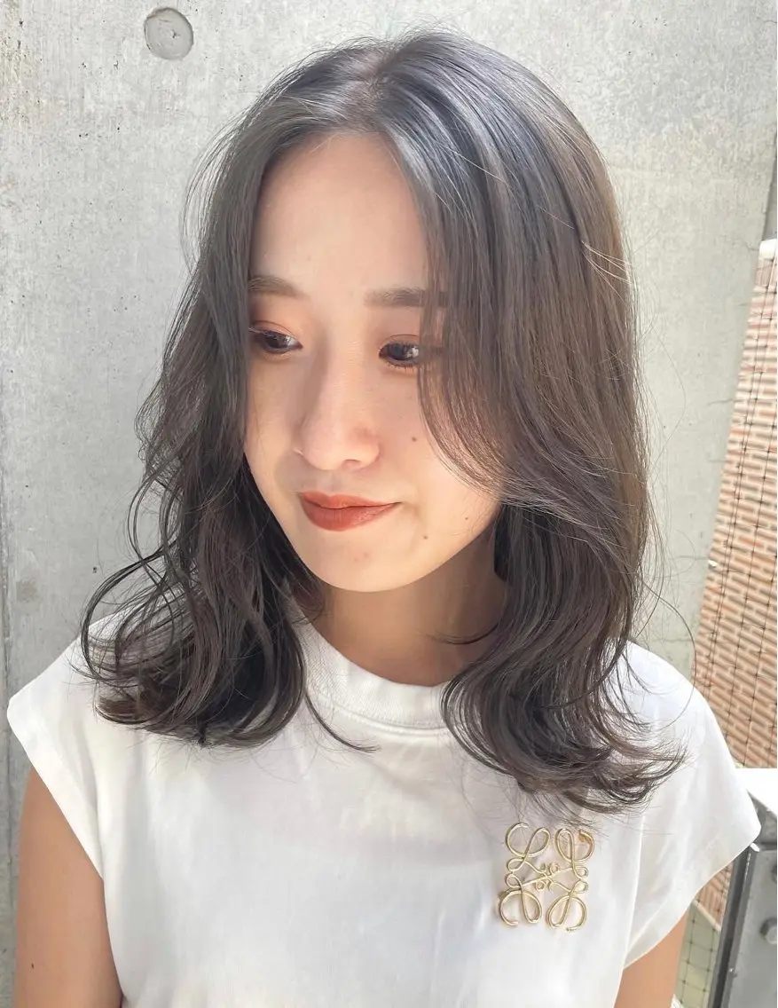 ミディアム カット ヘアカラー 似合わせカット 迫留由弥のヘアスタイル