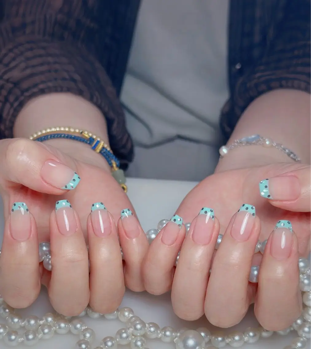 ネイル オーロラネイル 長さ出し フットネイル 韓国ネイル ラメ(グリッター) 👍thumbs up nail👍のネイルデザイン