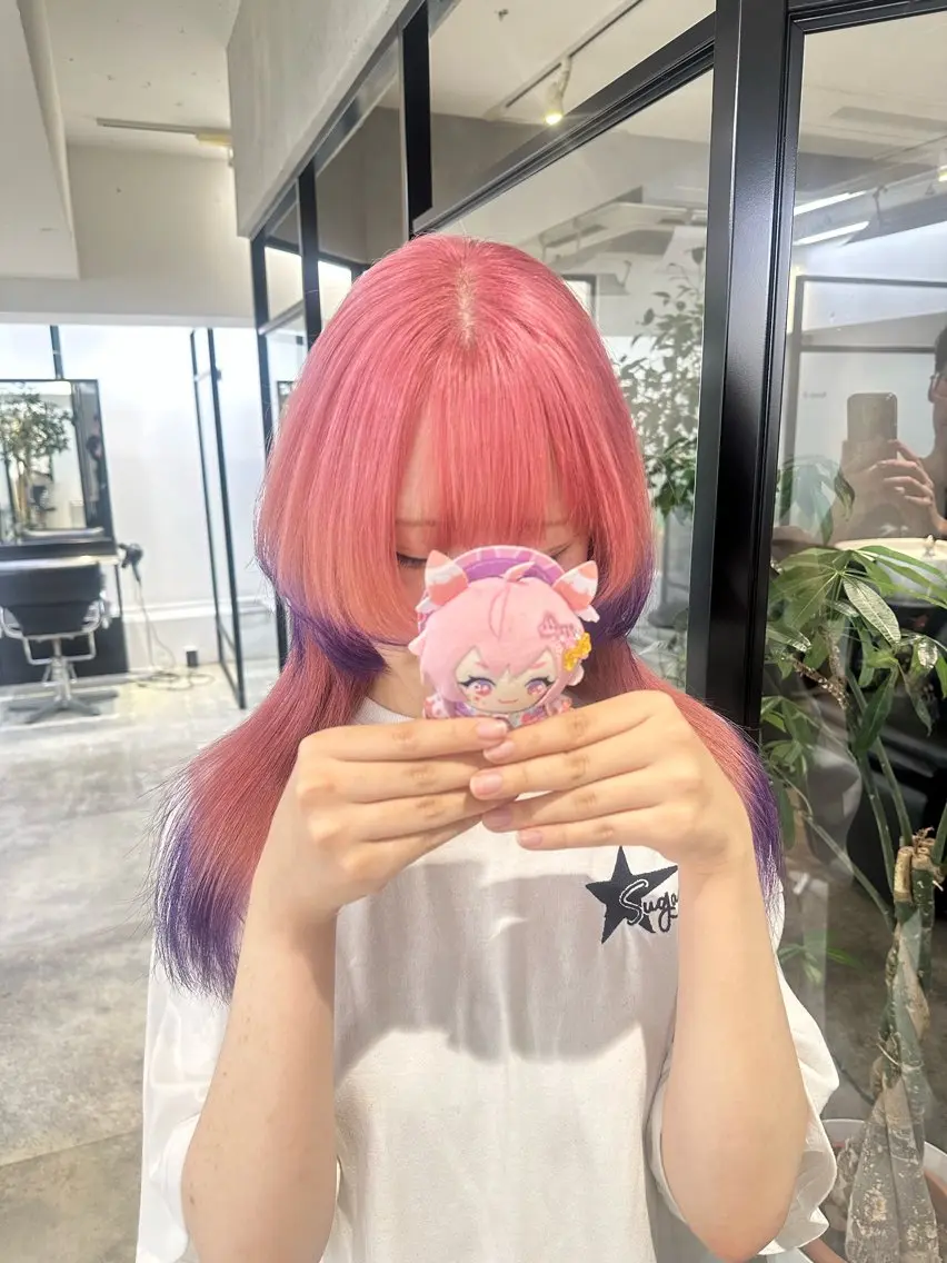 ミディアム ヘアカラー ウルフカット/ 推しカラー/あらげのヘアスタイル