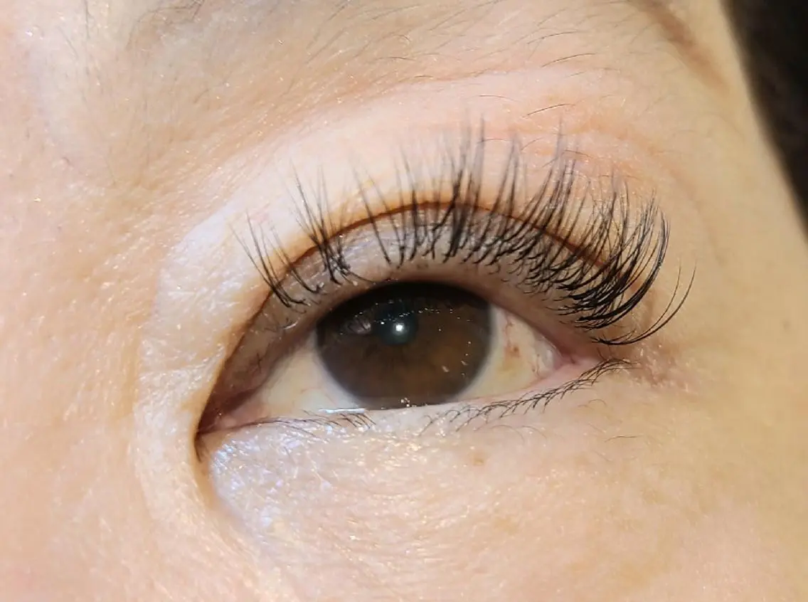 マツエク・マツパ ボリュームラッシュ LASH BAR 友久のマツエク・マツパデザイン
