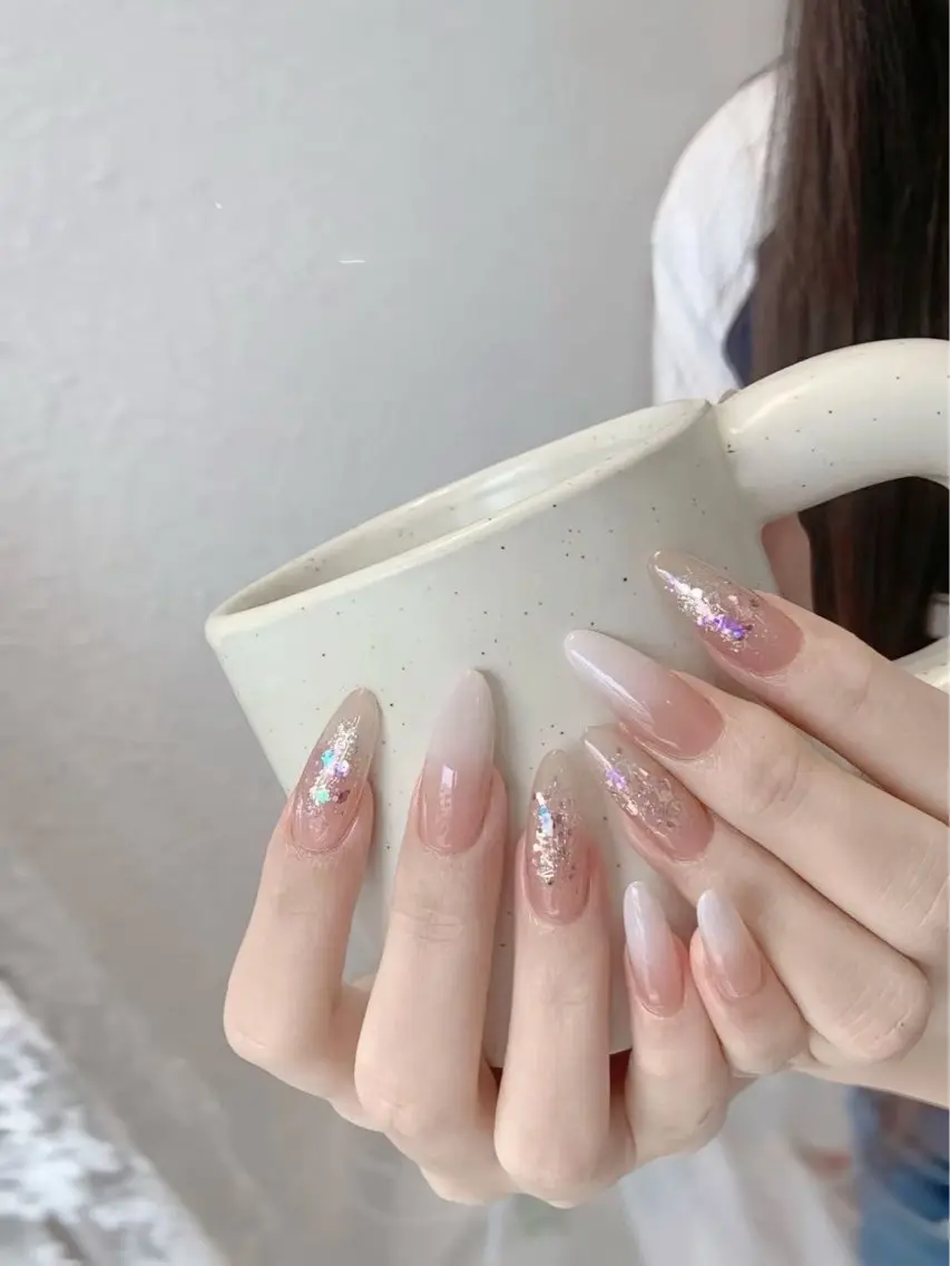 ネイル ハンドネイル RUBYネイルサロン 9Caratsのネイルデザイン