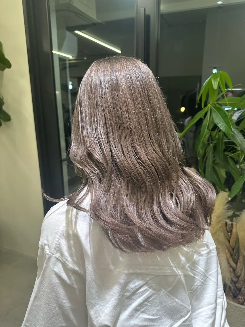 カラー ベージュカラー 透明感カラー 🫧小栗 萌衣✨のヘアスタイル