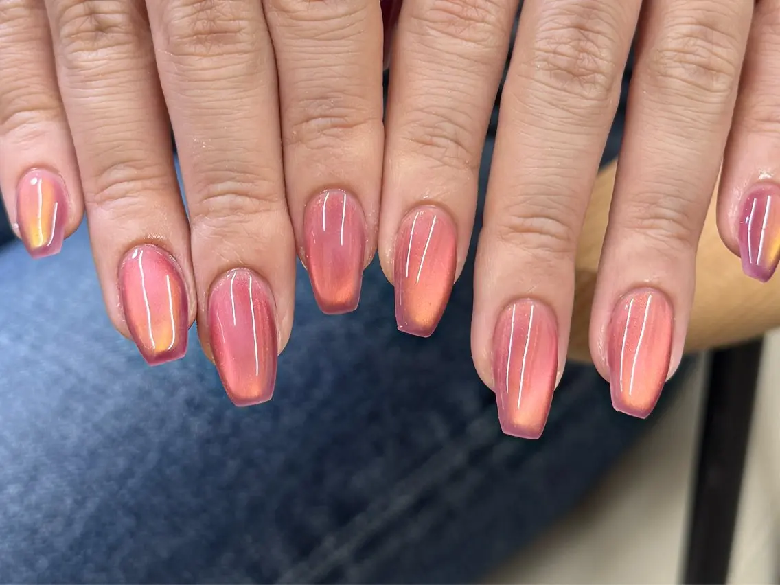 ネイル オーロラネイル 長さ出し フレンチネイル ジェルネイル ガラスフレンチ ハンドネイル Rela・S NAILのネイルデザイン