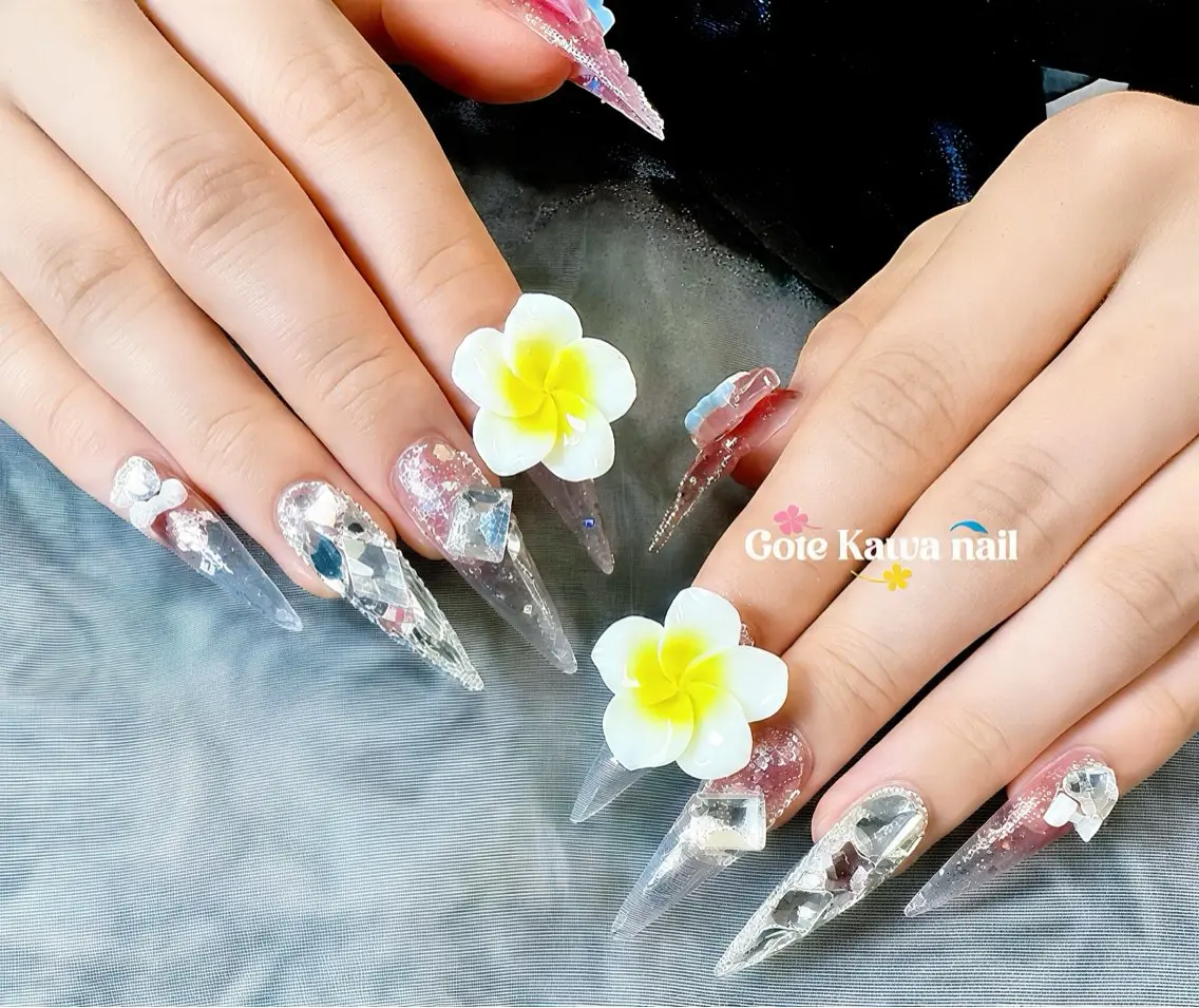 ネイル クリアネイル フラワーネイル 持ち込み 夏ネイル ハンドネイル ハンドケア Gote Kawa nail salonのネイルデザイン