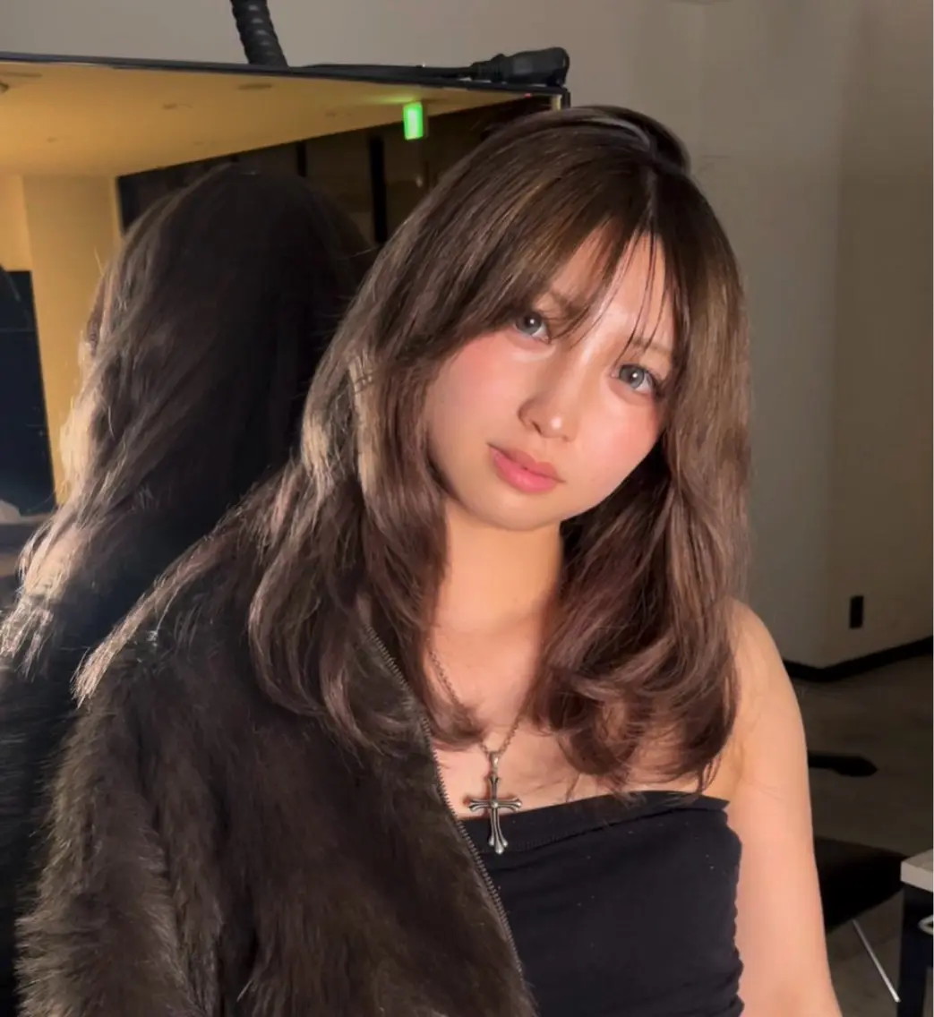 セミロング レイヤーカット ciate MOEのヘアスタイル
