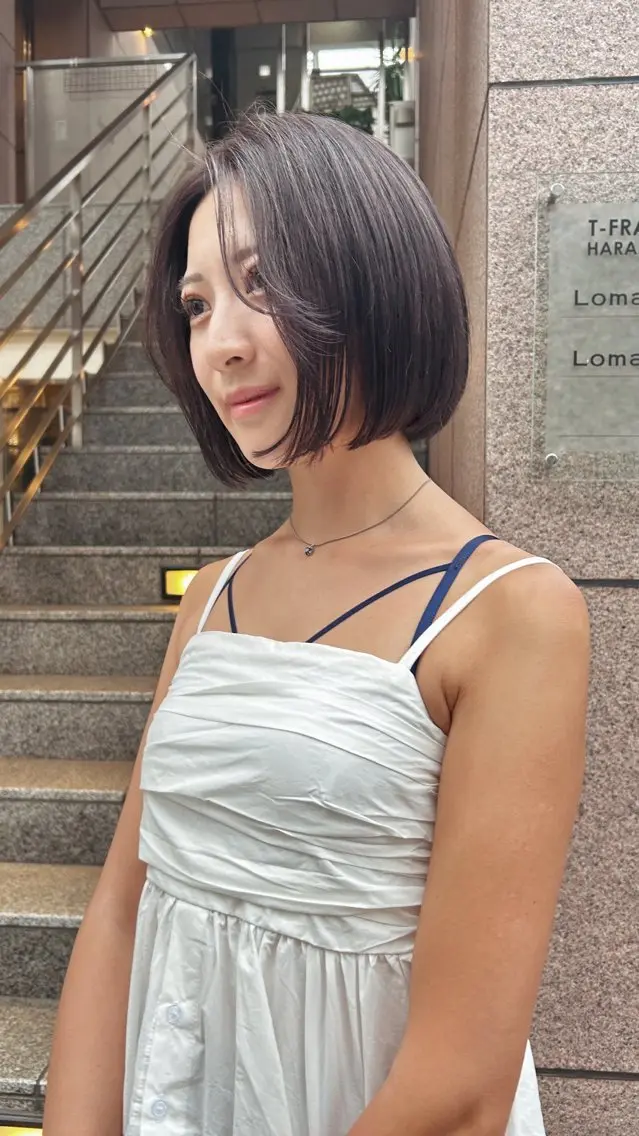 ショート カラー ハイトーンボブ 前田 表参道　グレージュのヘアスタイル