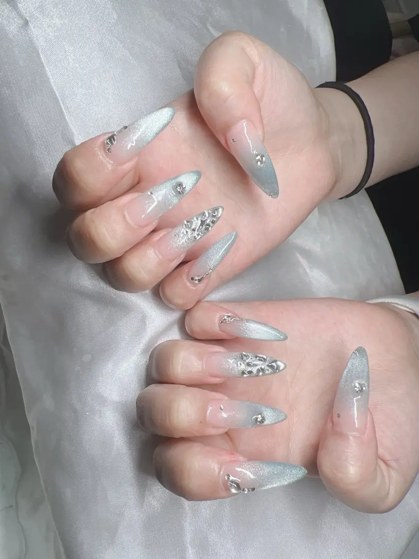 ネイル 長さ出し グラデーション キラキラネイル マグネットネイル ニュアンスネイル Lee Nails チップ長さだし専門店のネイルデザイン
