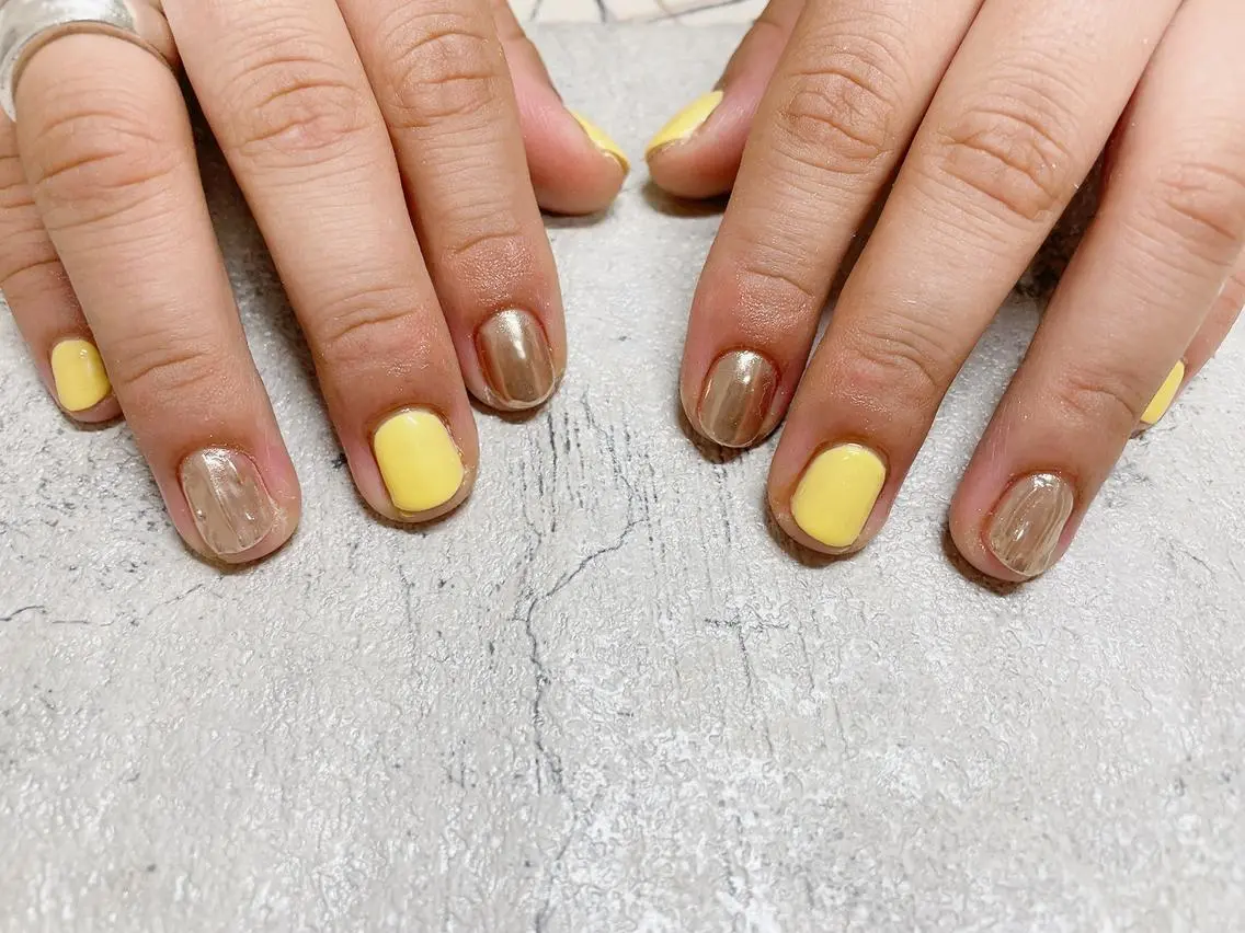 ネイル オーロラネイル フラワーネイル フットネイル フレンチネイル ジェルネイル ハンドネイル mogunail &blowのネイルデザイン