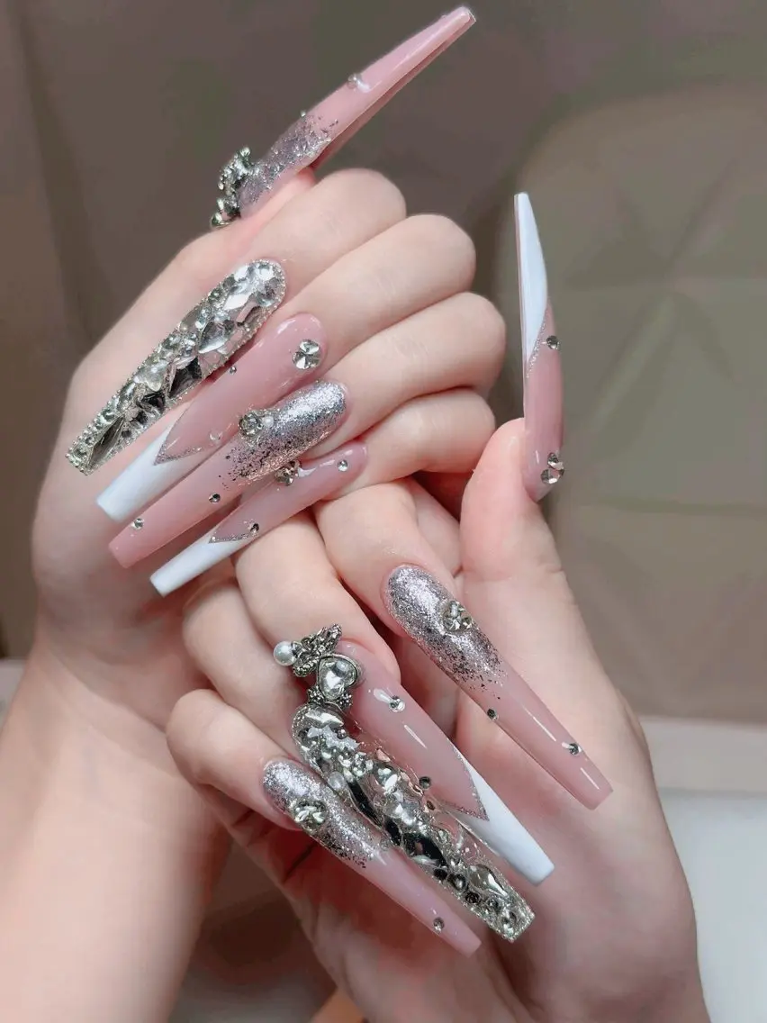 ネイル オーロラネイル フレンチネイル ジェルネイル ハロウィン キラキラネイル ハンドネイル H.baby Nail Salonのネイルデザイン