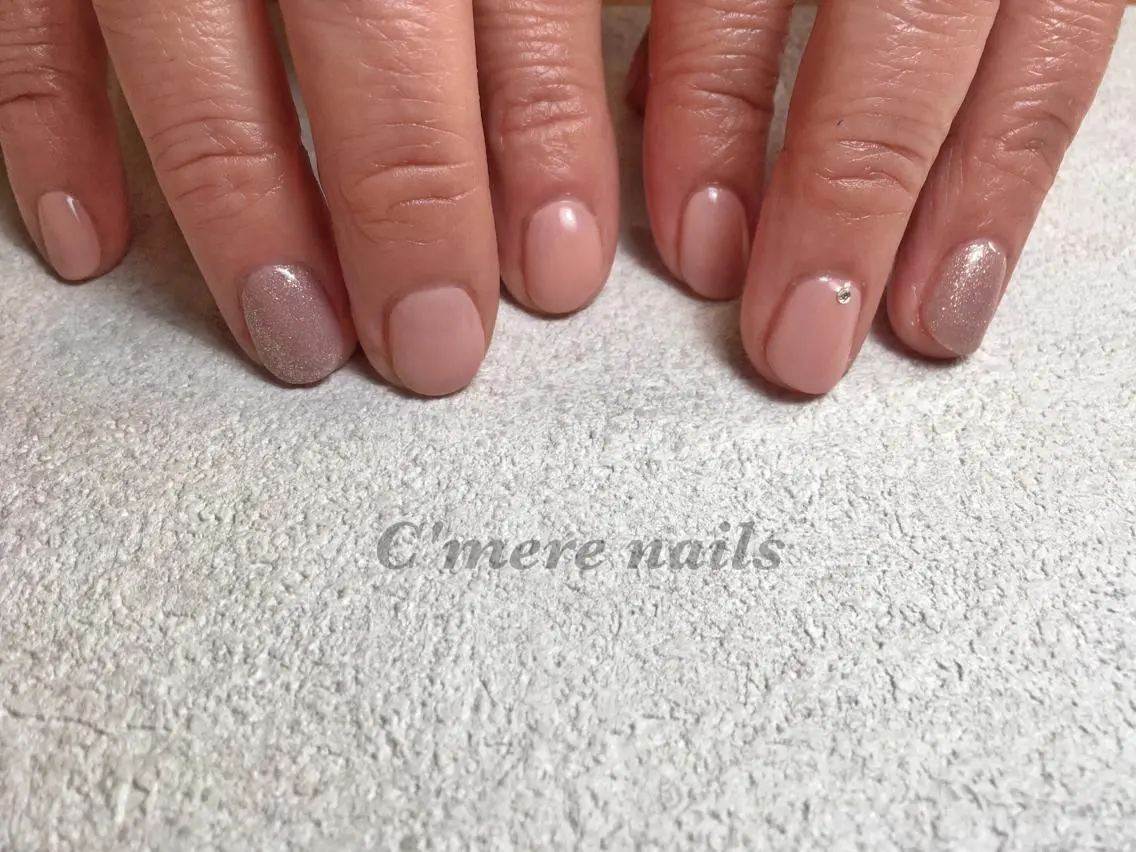 ネイル ワンカラーネイル ストーンネイル ハンドネイル nouva nailsのネイルデザイン