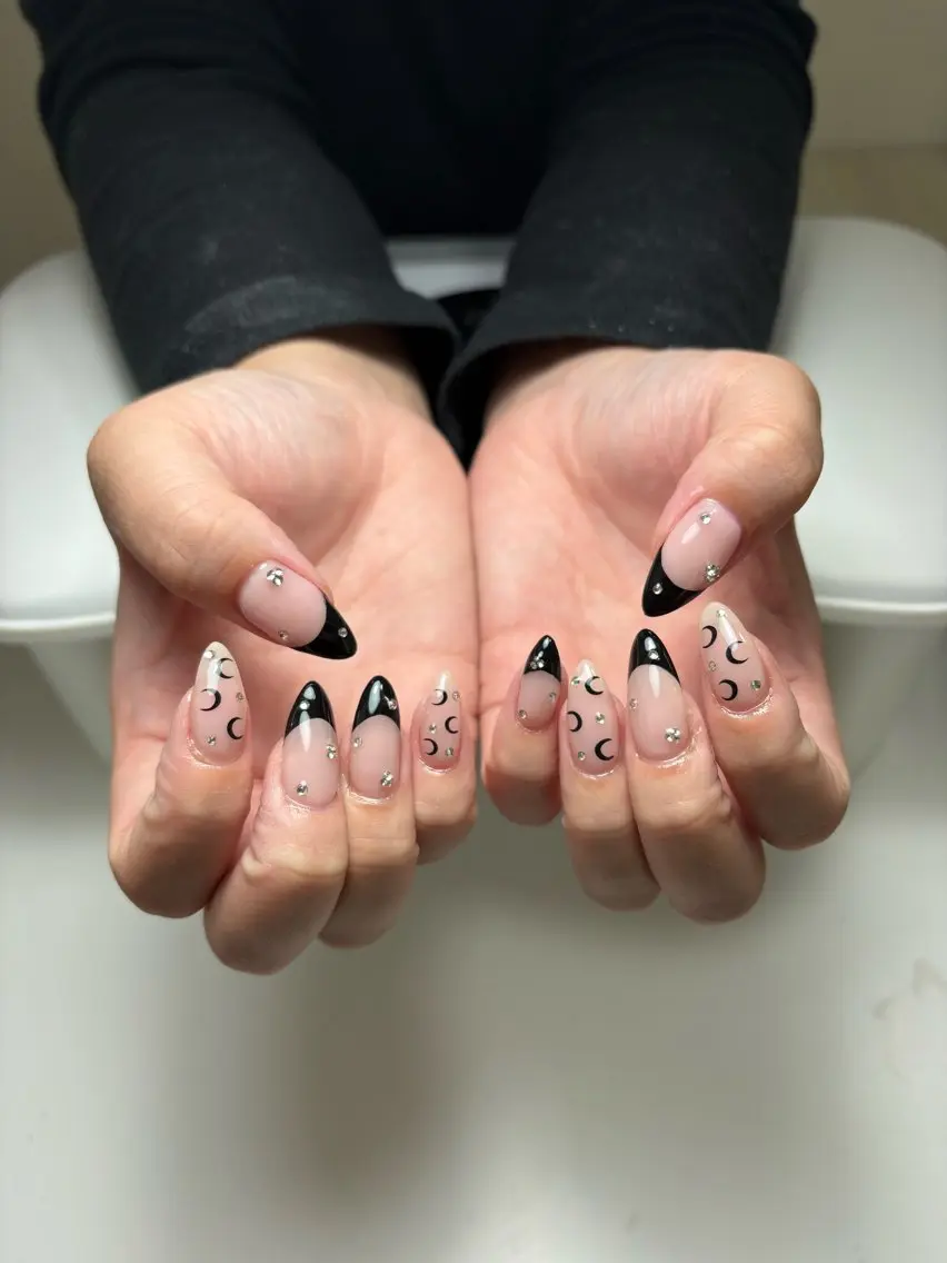 🩵フレンチ➕片手1つずつパーツ🩵の写真