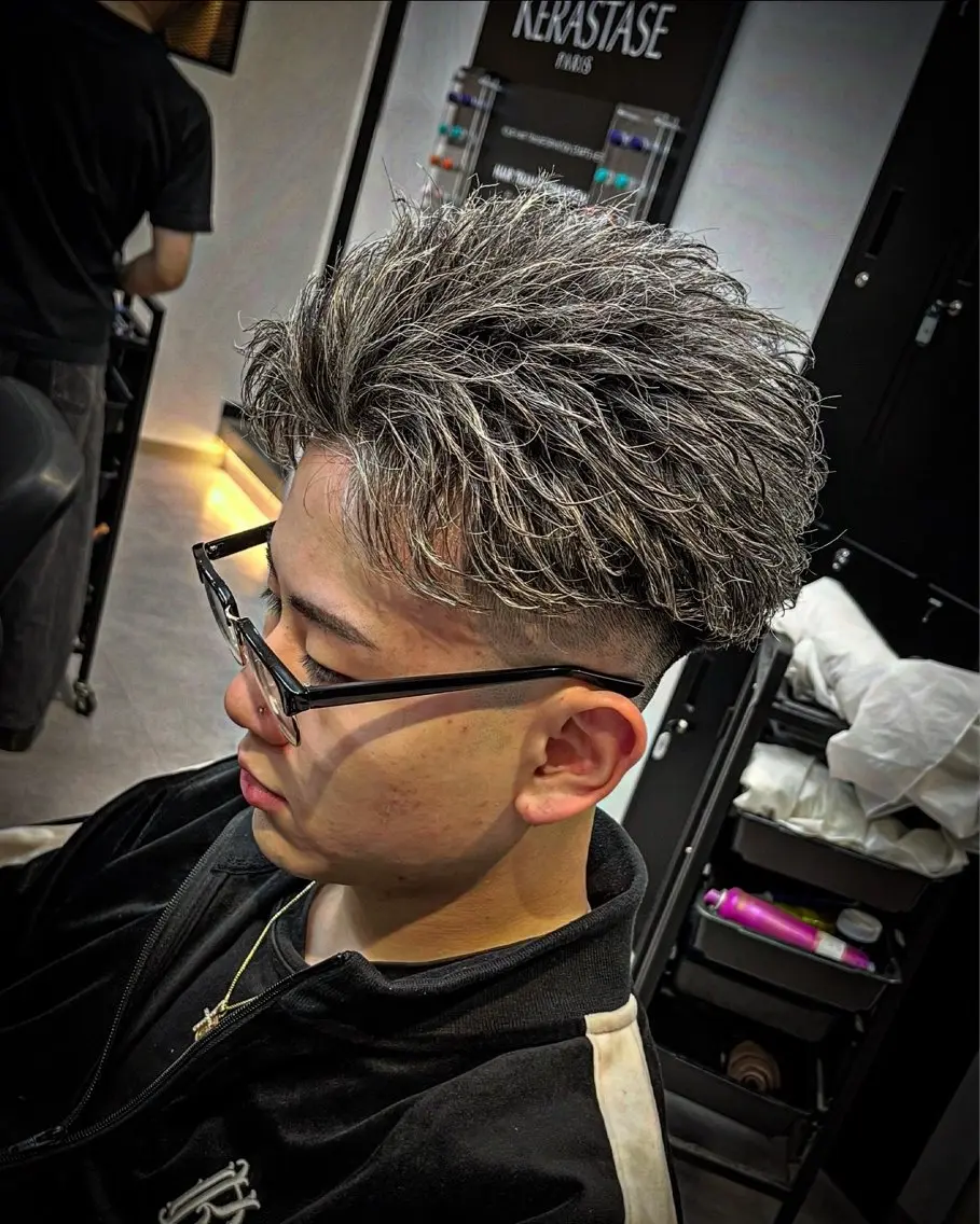 ショート カラー ヘアアレンジ メンズ メンズメッシュ メッシュ カット ヘアカラー ヘアセット men'slapis YUTOのヘアスタイル