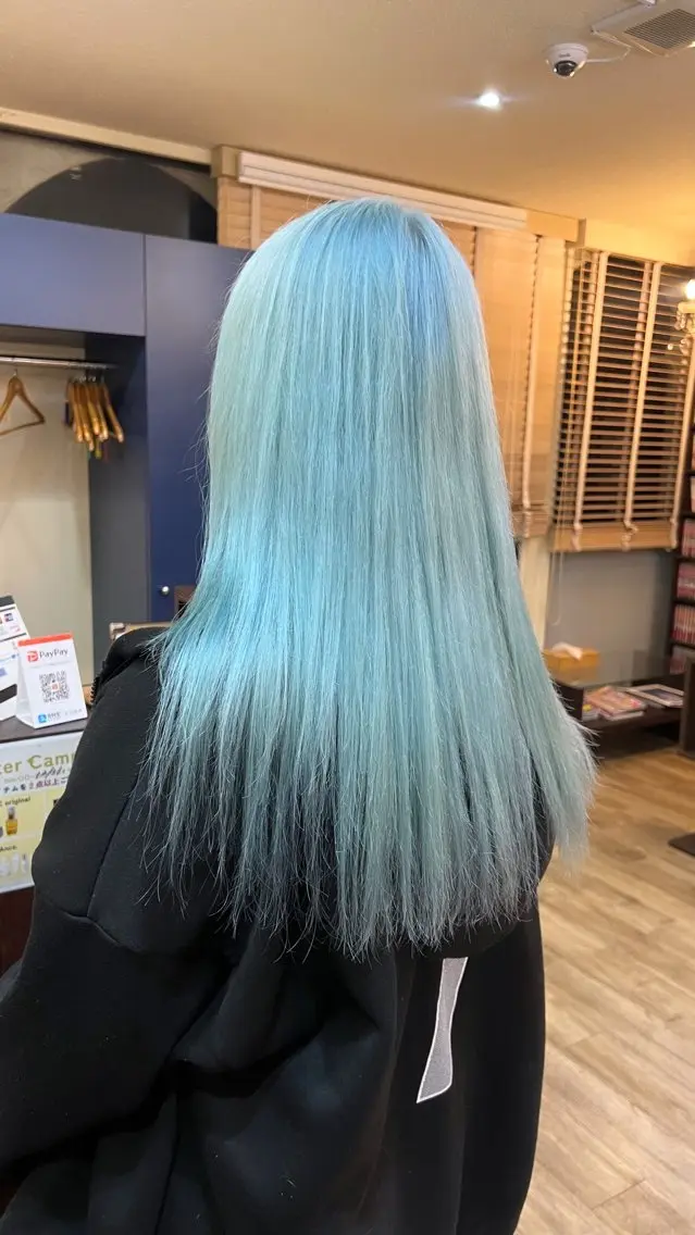 ロング カラー ブルーカラー Miyuu 『藤沢』のヘアスタイル
