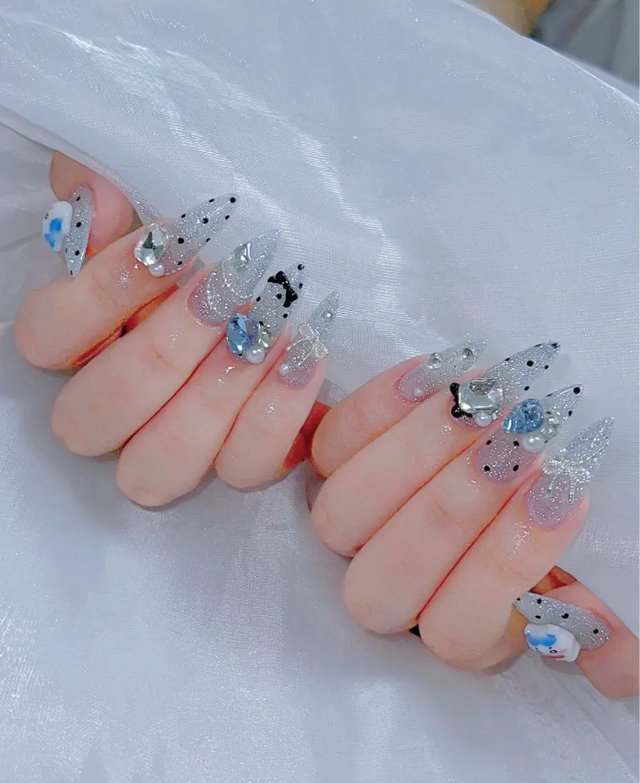 ネイル オーロラネイル クリアネイル フラッシュネイル ジェルネイル グラデーション ZUZU AMEE NAILのネイルデザイン