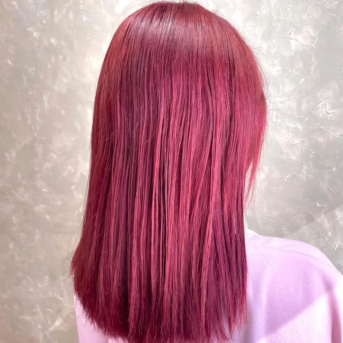 ロング カラー ブリーチ ケアブリーチ ピンクカラー レッドカラー カット ヘアカラー 有田裕真 【ブリーチカラー】のヘアスタイル