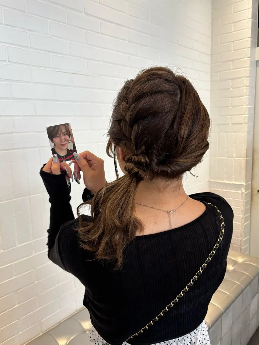 セミロング カラー ブルーカラー デザインカラー ダブルカラー ラベンダーカラー エクステ ヘアセット レイヤー sala 推しカラー職人🎀のヘアスタイル