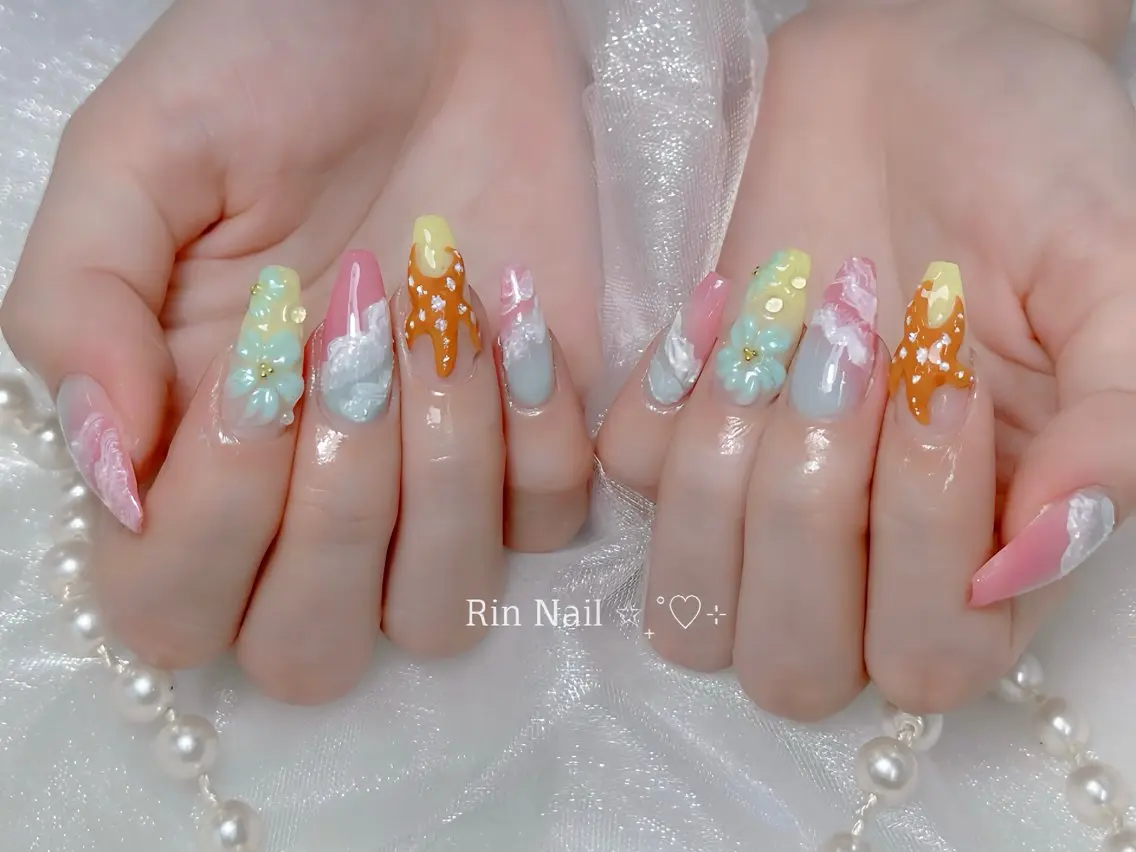 ネイル オーロラネイル チークネイル 桜ネイル クリアネイル ドット ハンドネイル Rin Nail 新大久保店のネイルデザイン
