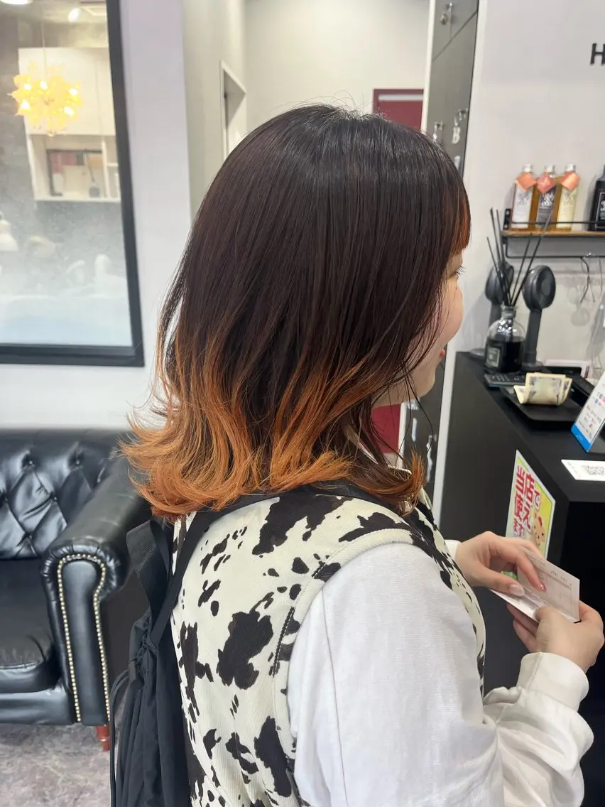 セミロング カット 友滝 真菜美のヘアスタイル