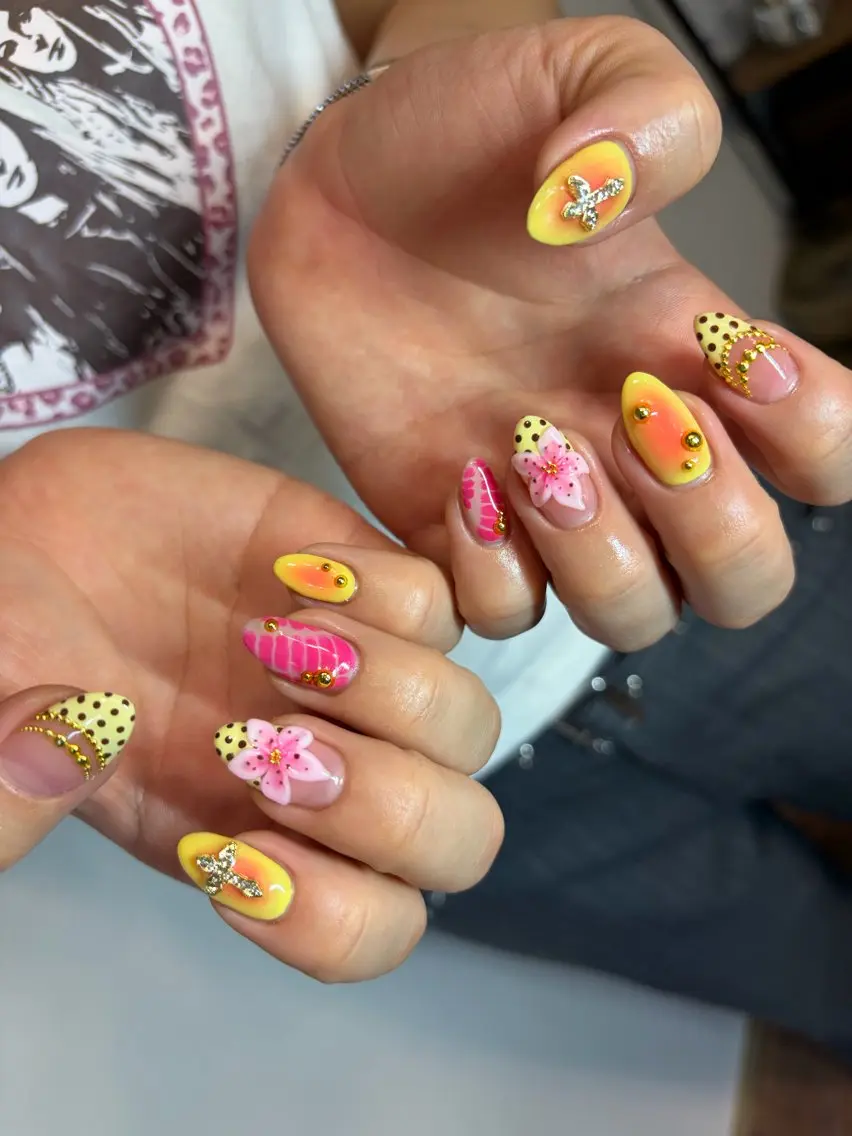 ネイル ハンドネイル 🌞💜 KAORI 🌴のネイルデザイン