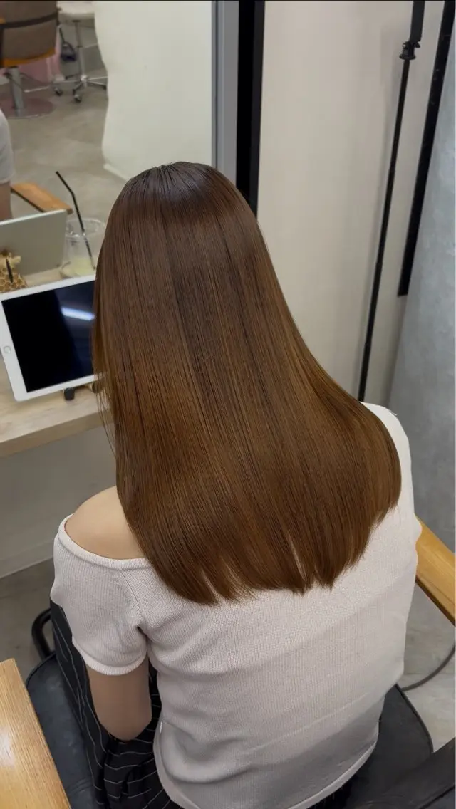 ロング カラー 透明感カラー 髪質改善 レイヤーカット 縮毛矯正 カット トリートメント 髪質改善、癖毛直し 縮毛矯正が得意のヘアスタイル