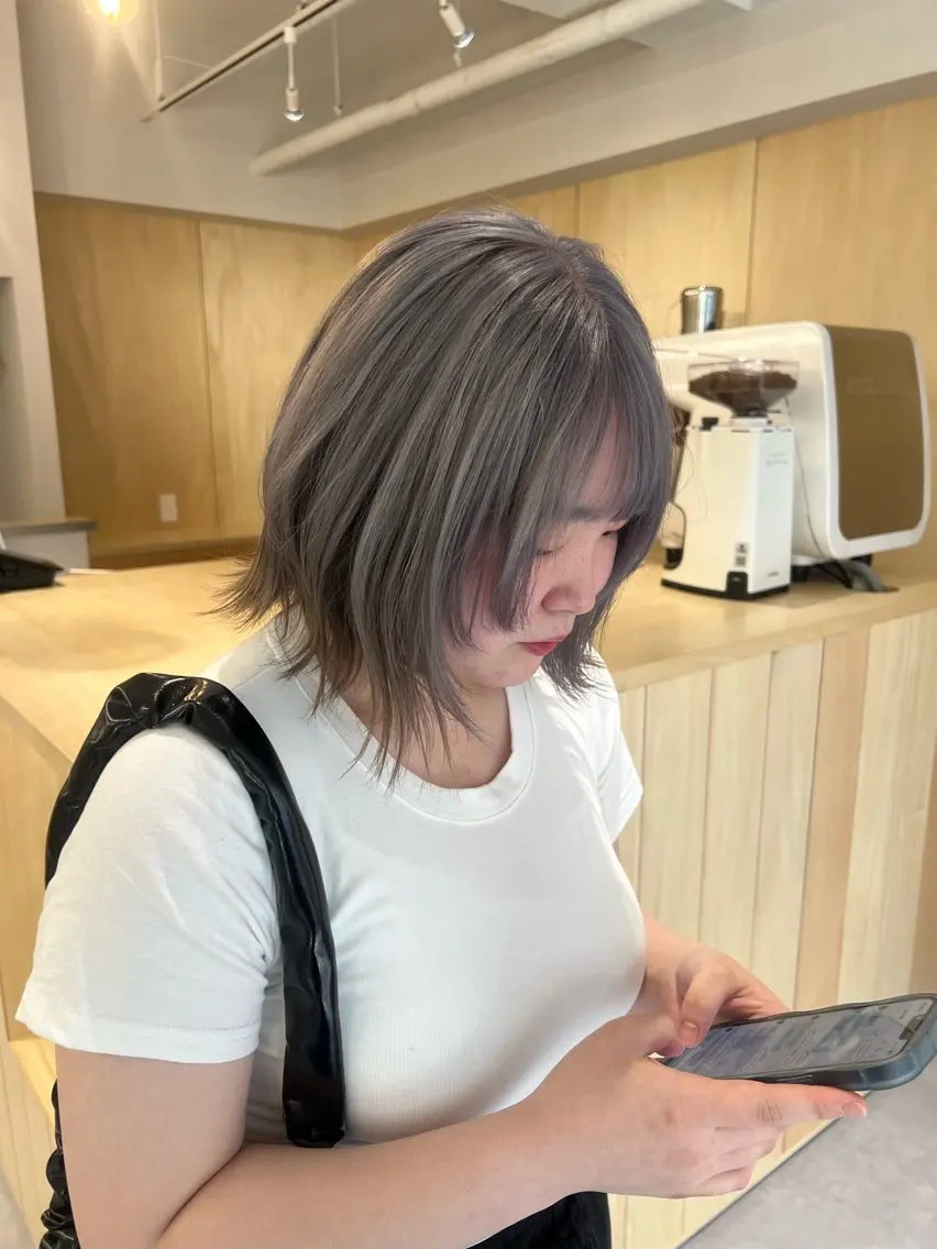 ショート カラー fleurir/ ハイトーン山本希来莉のヘアスタイル