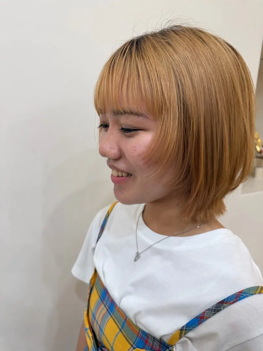 ショート ボブ 顔周りカット 外ハネヘア いまい しずかのヘアスタイル